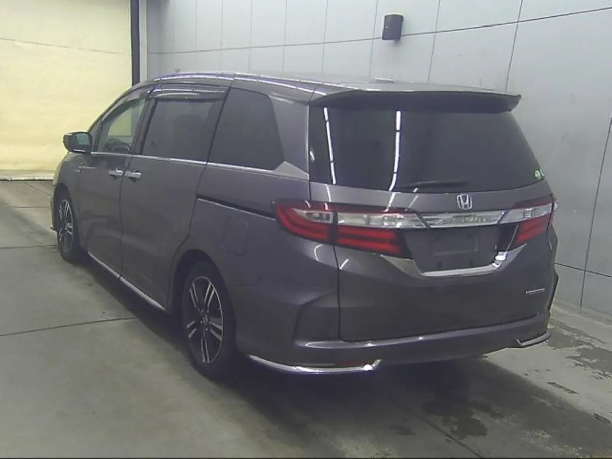 Honda Odyssey Absolute 2.0 Hybrid 7 Seat Automatic - Image 3