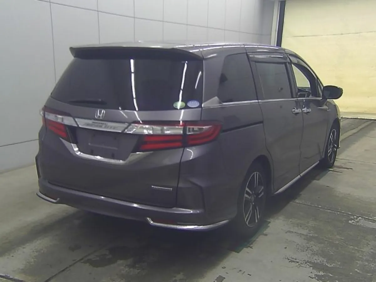 Honda Odyssey Absolute 2.0 Hybrid 7 Seat Automatic - Image 4