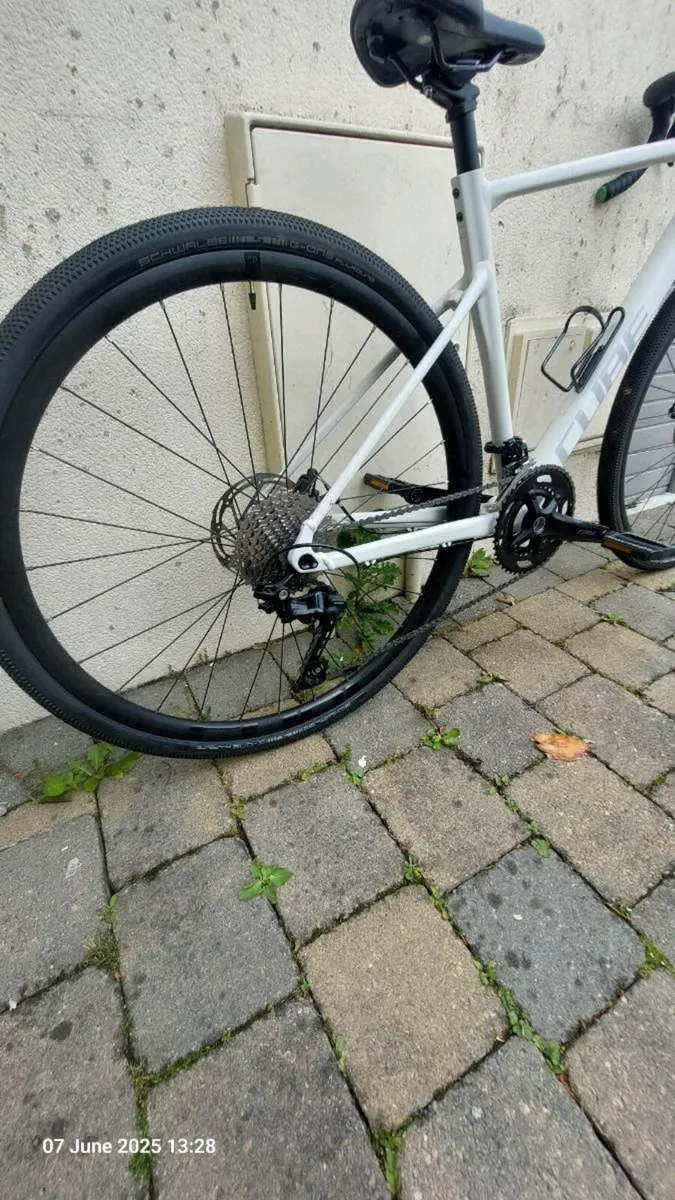 BRAND NEW CUBE BIKE - Image 3