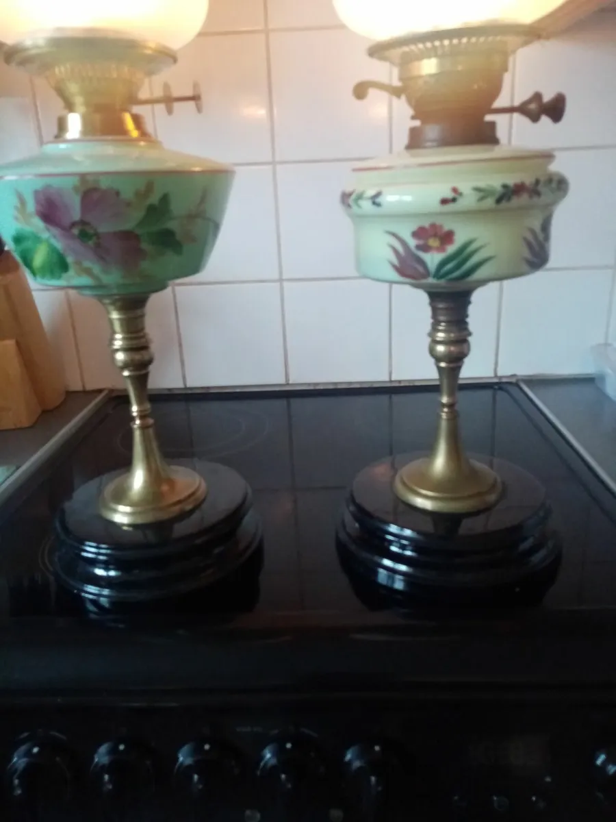 2 vintage Oil Lamps - Image 2