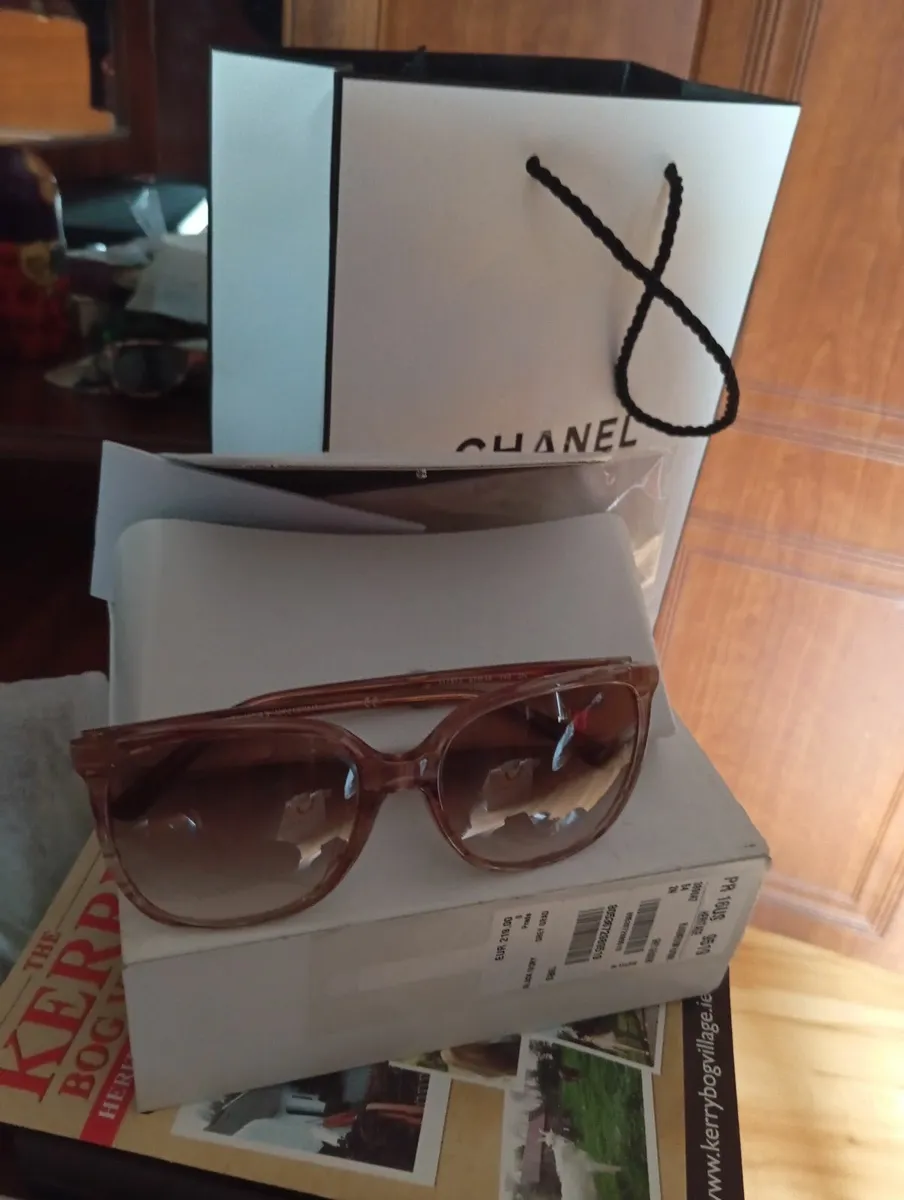 Michael kors sunglasses 😎 - Image 1