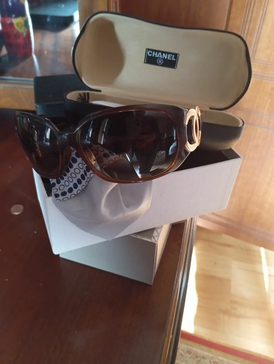 Channel sunglasses 😎 - Image 1