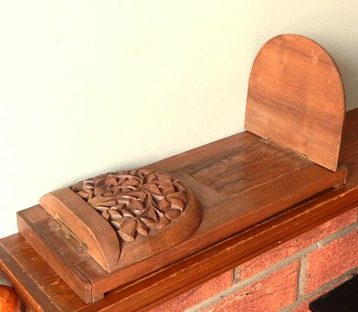 Rare Carved Extendable Bookend Book Slide - Image 4