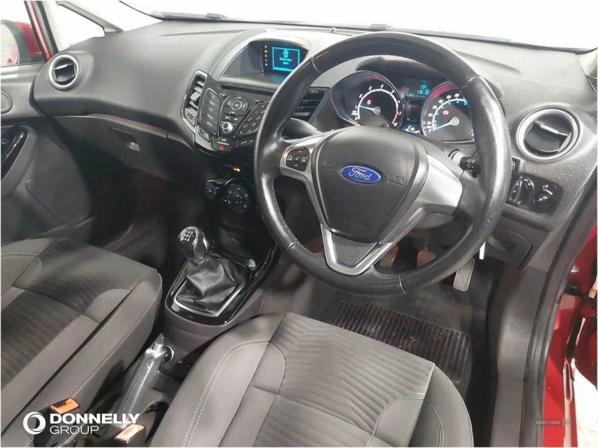 Ford Fiesta 1.25 82 Zetec 5dr - Image 4