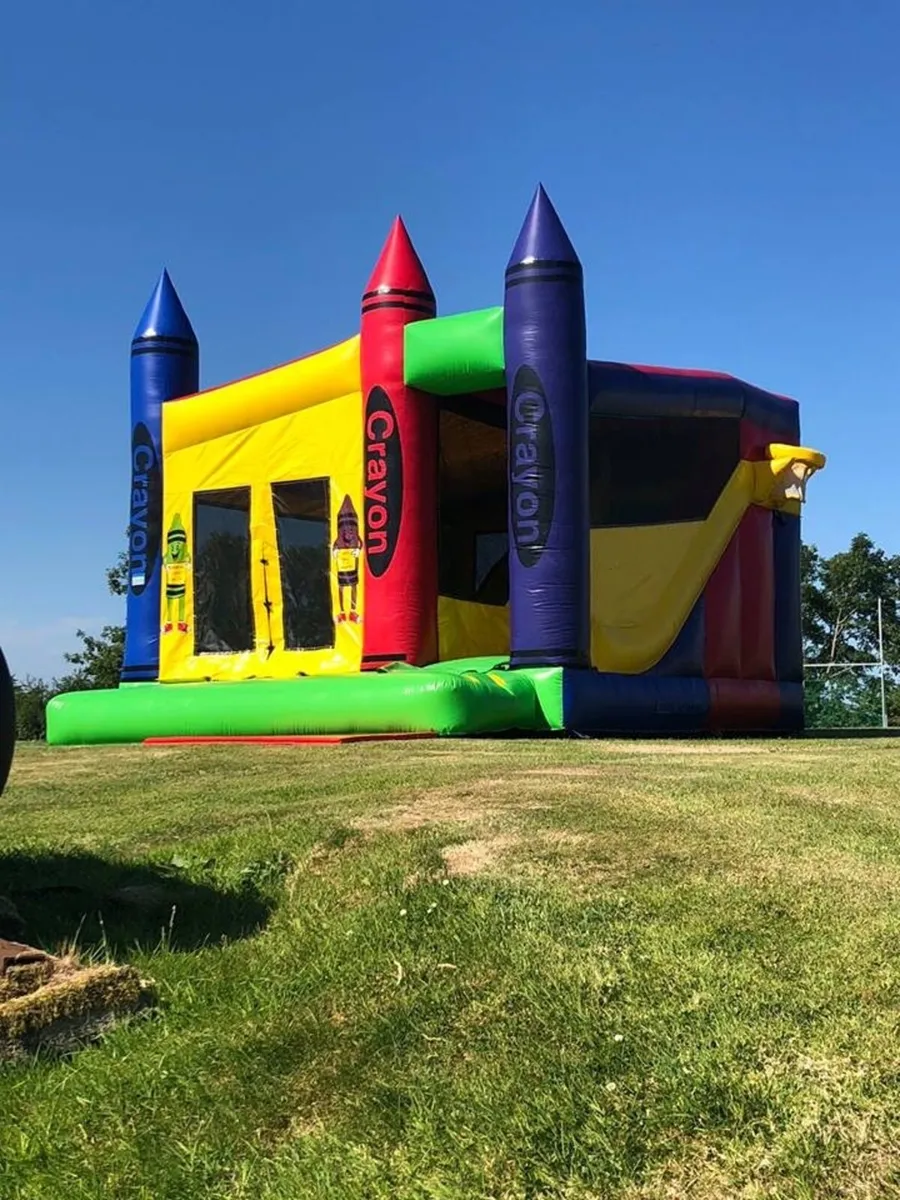 Bouncy castle - Image 1