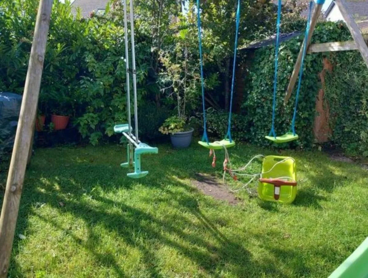Swing set - Image 2