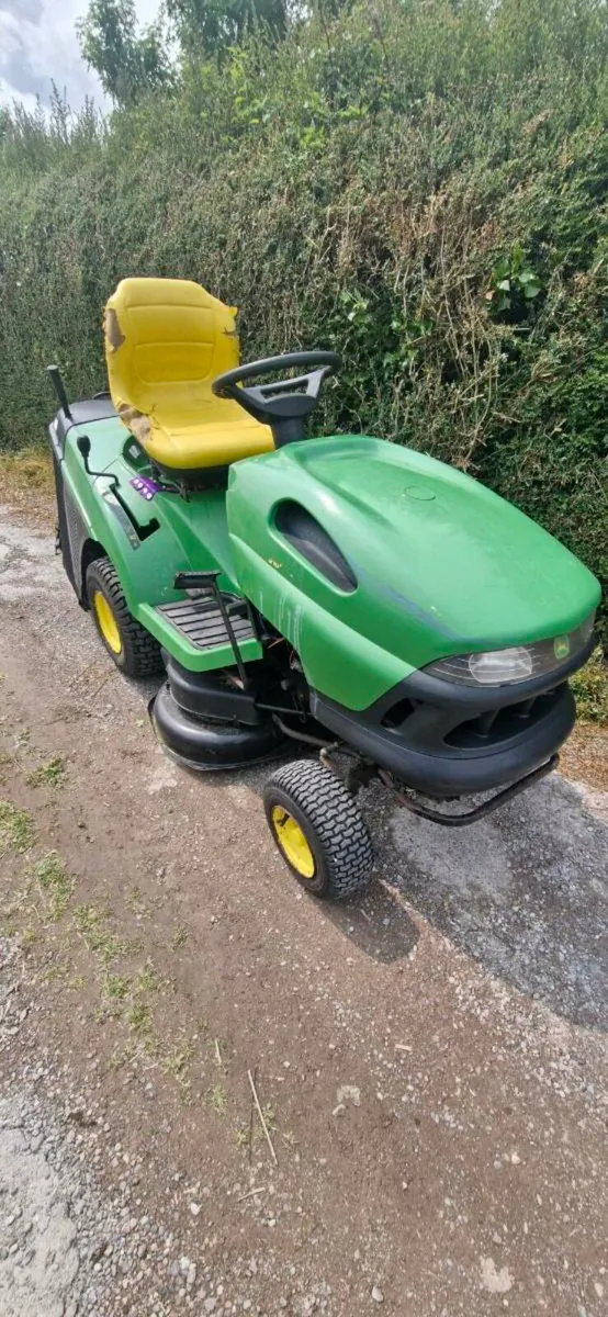 John derre mower - Image 3