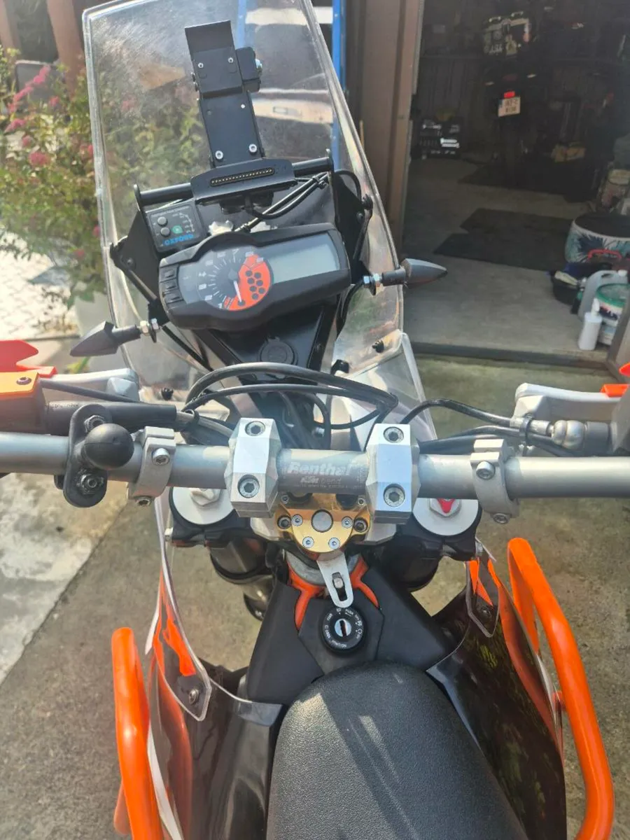 KTM 690 Enduro R - Image 4