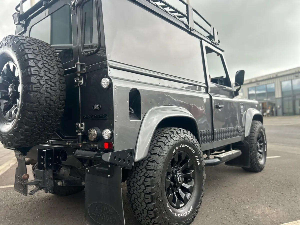 Land Rover Defender 90 - Image 3