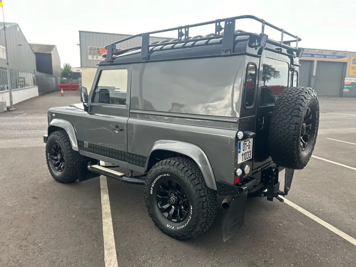 Land Rover Defender 90 - Image 4