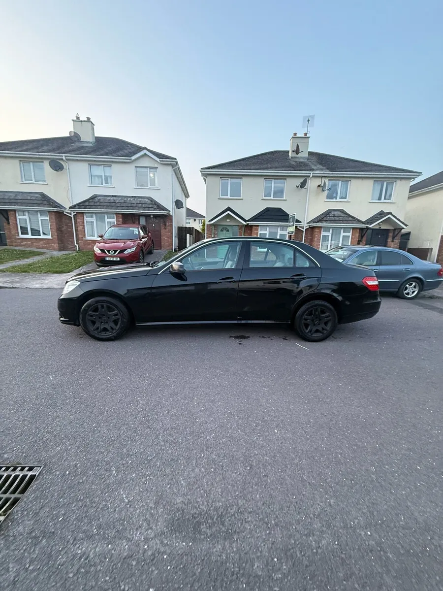 MERCEDES E200 WITH TAX AND NCT - Image 3