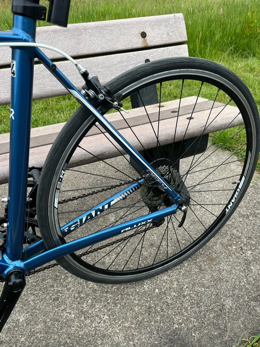 Giant Defy 4 Aluxx, Road bike. - Image 3