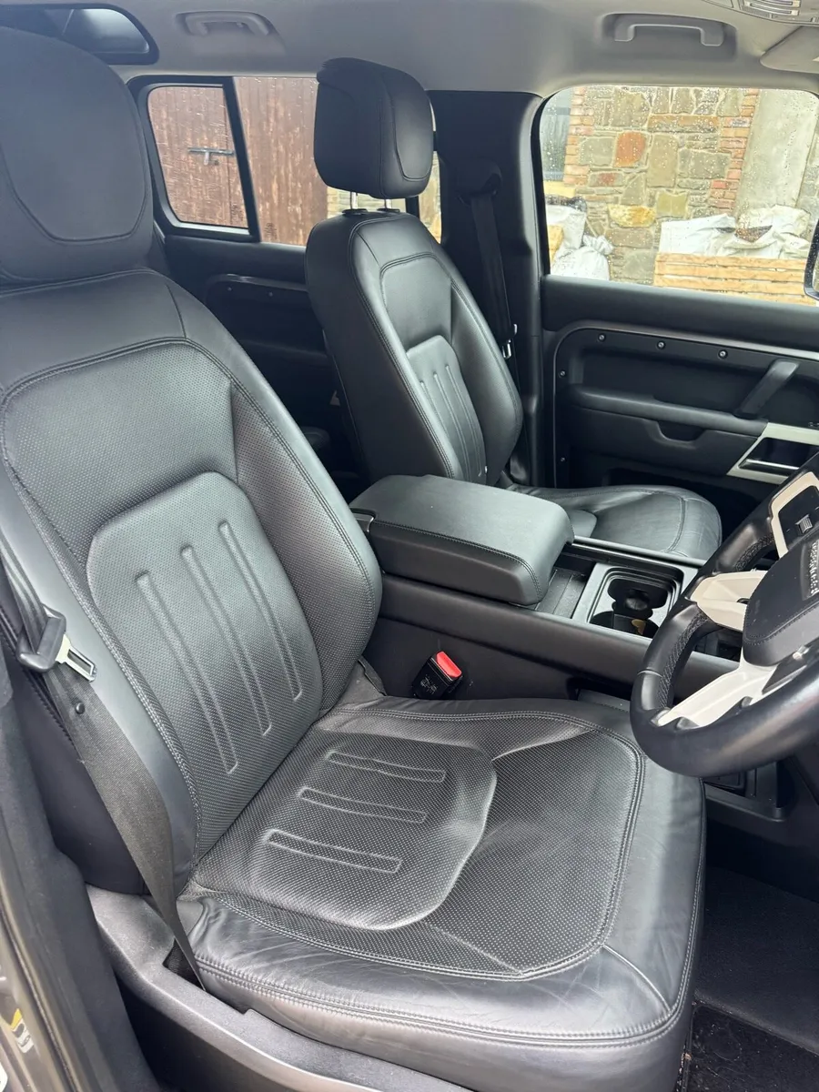 Land Rover Defender P400e - Image 3