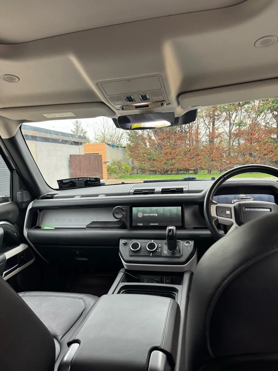 Land Rover Defender P400e - Image 4