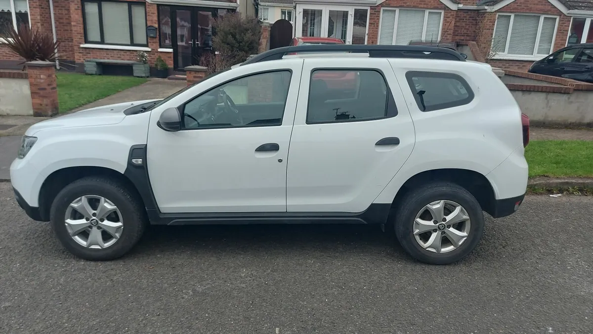 Dacia Duster no damage - Image 3