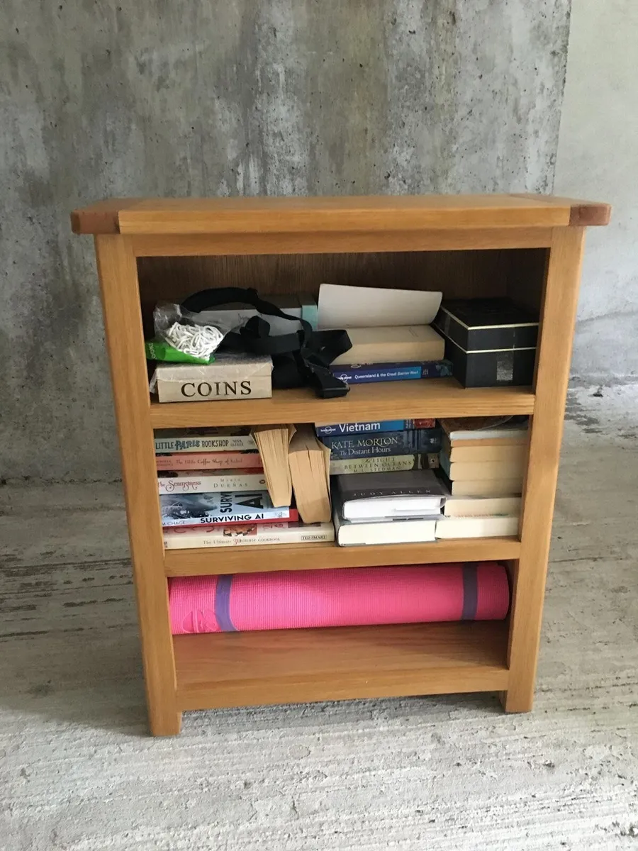 Book shelf - Image 1