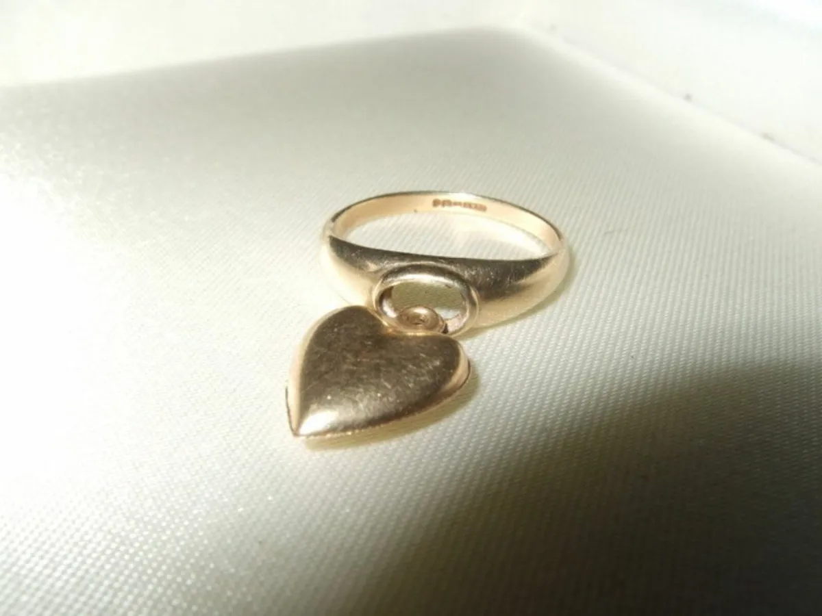 Vintage 14ct & 9ct Gold Charm Ring - Image 1