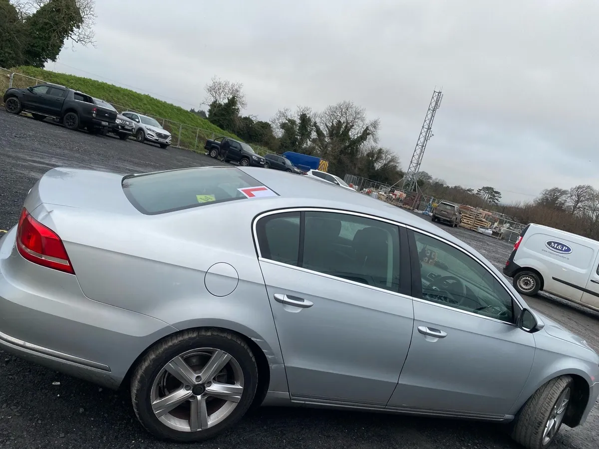 Car - Image 4