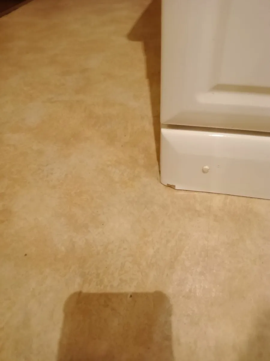 Bathroom sink - Image 4