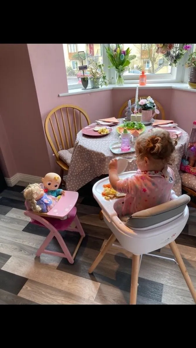 table - Image 1