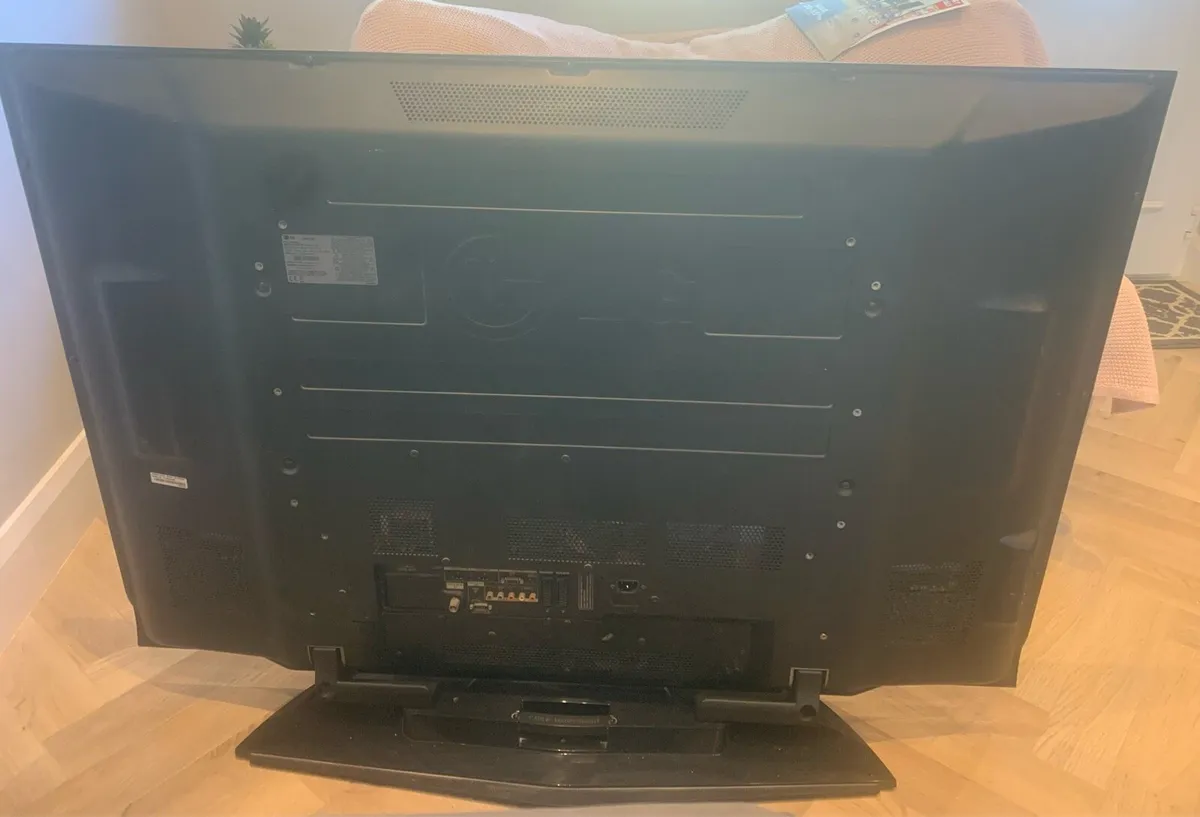 TV - Image 3