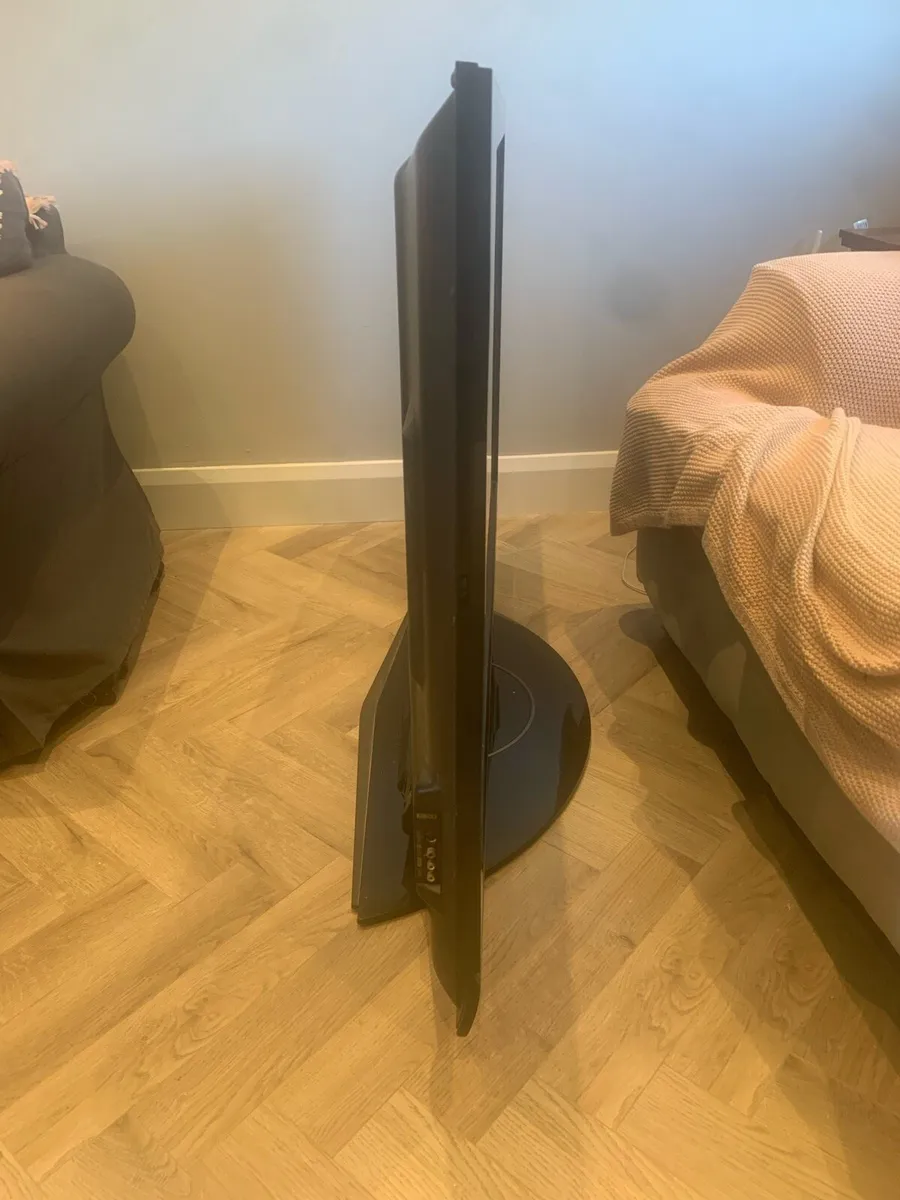 TV - Image 4