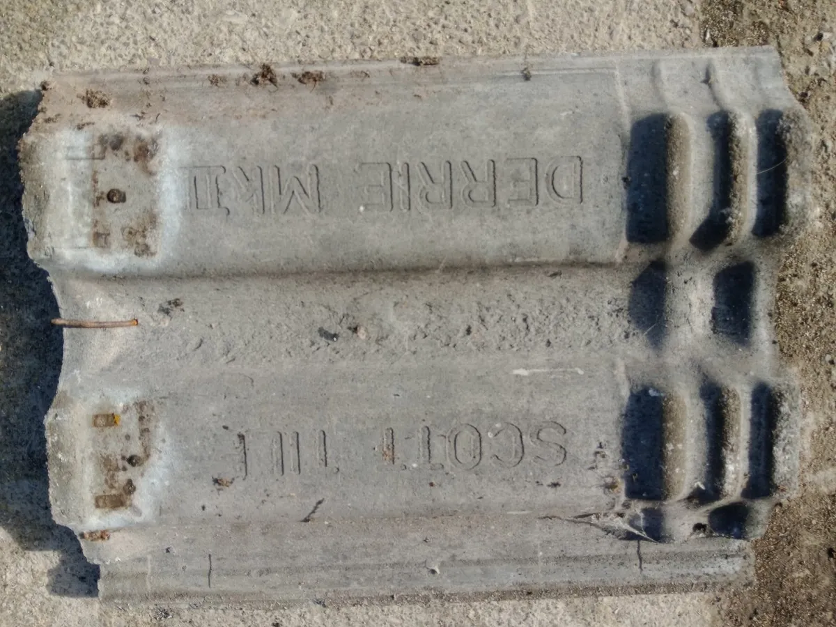 90 roof tiles only 60 euro - Image 1