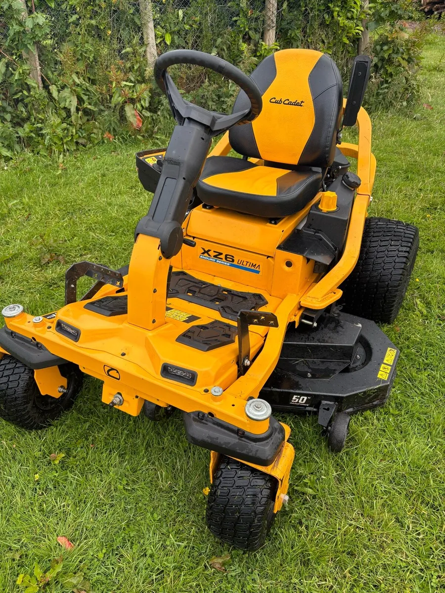 Ride on lawnmower - Image 1