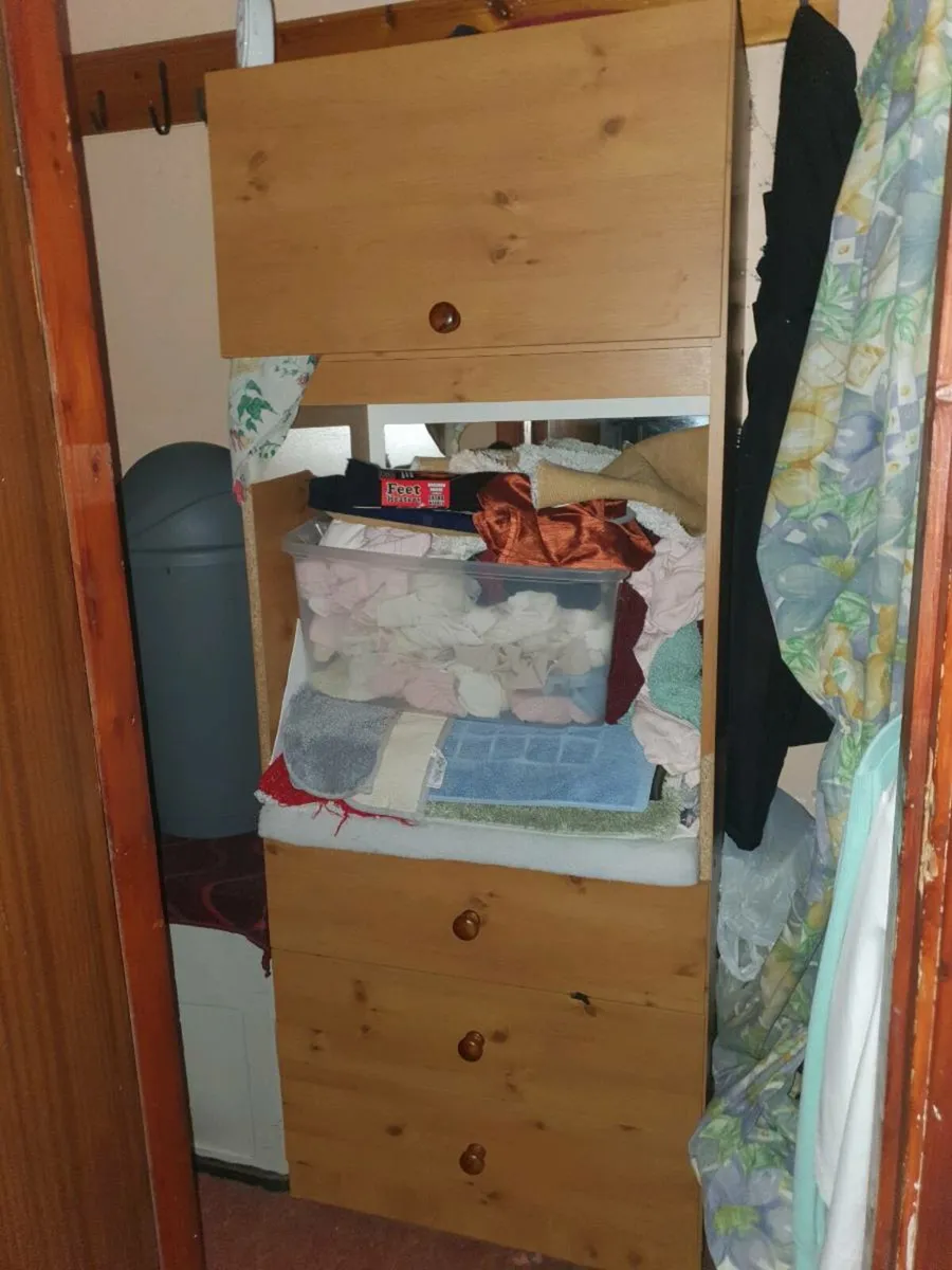FURNITURE - Image 3