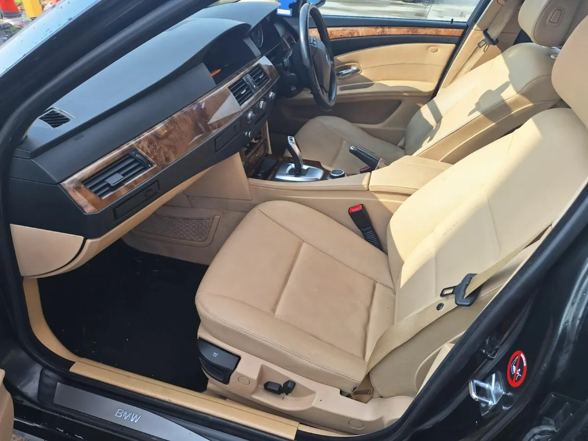 BMW 5-Series 2008 - Image 2