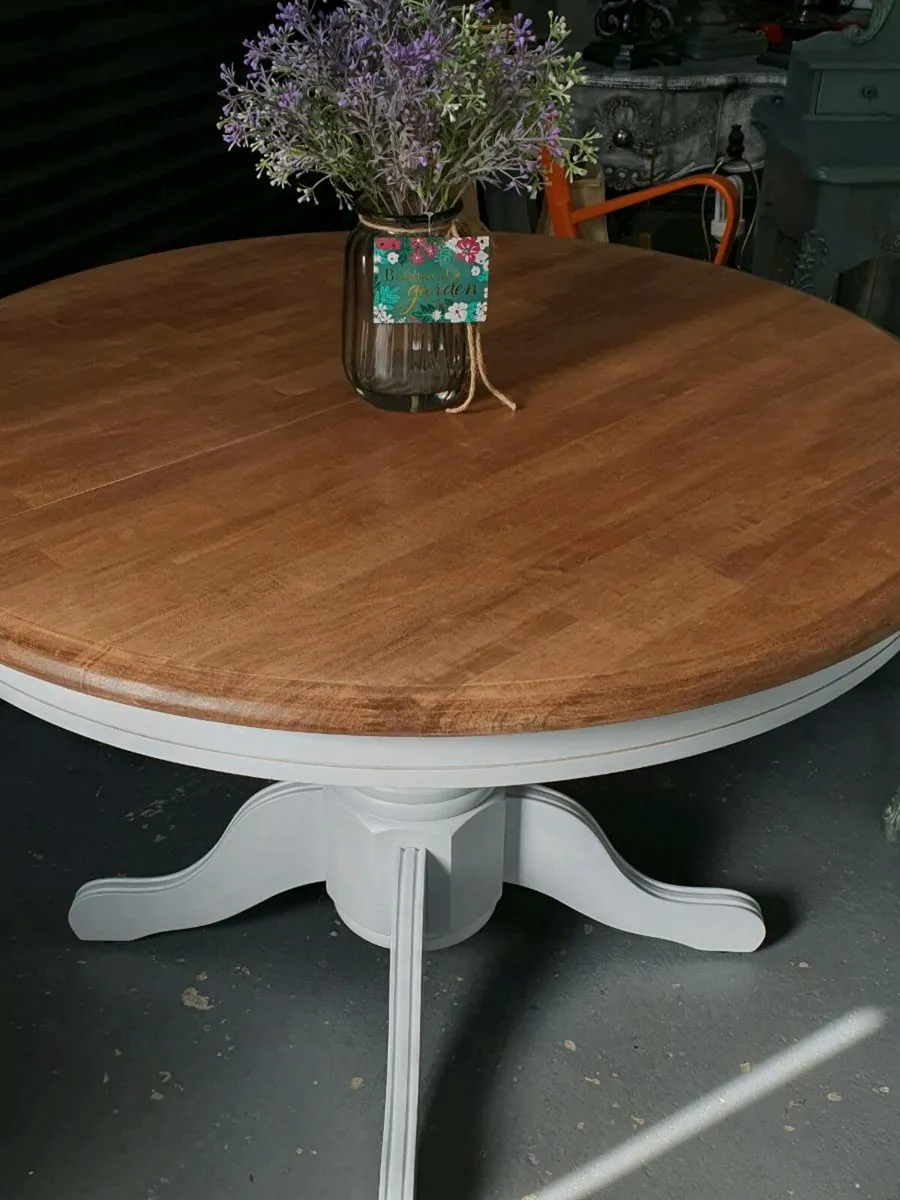 6 seater extendable dining table - Image 3