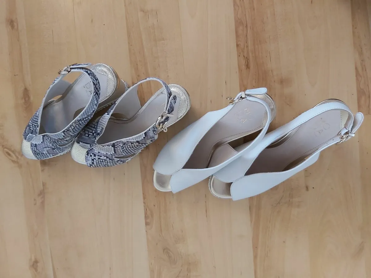 2 x Moda in Pelle embellished wedges (new) - Image 2