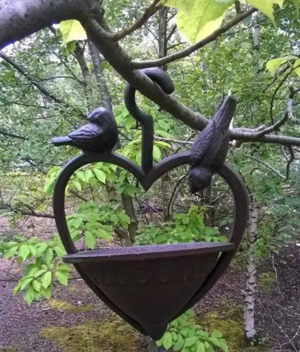 Cast Iron Loveheart Bird Feeder NEW - Image 2