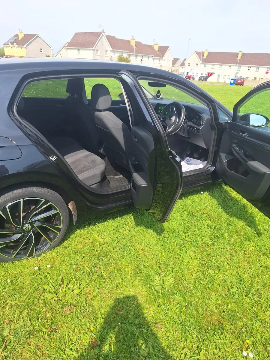 Car - Image 3