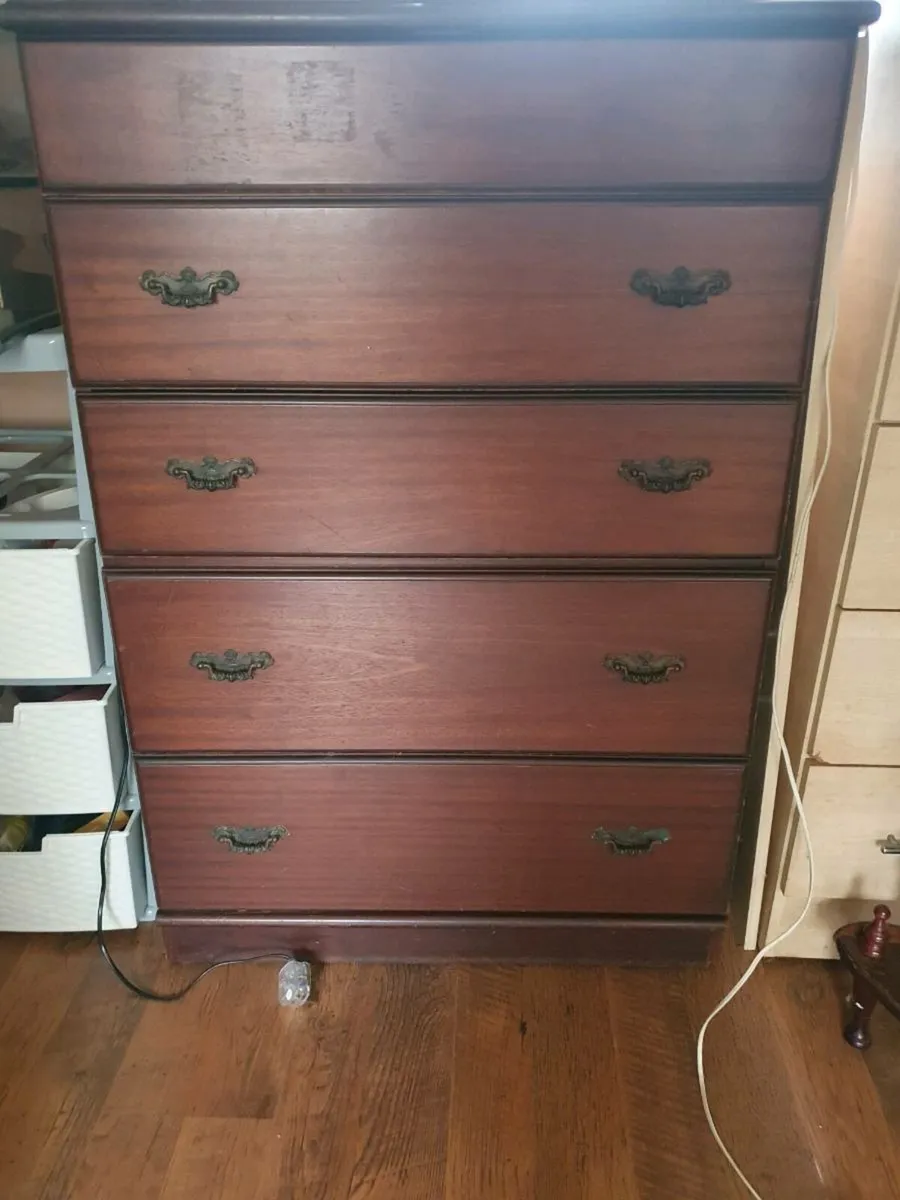FURNITURE - Image 4