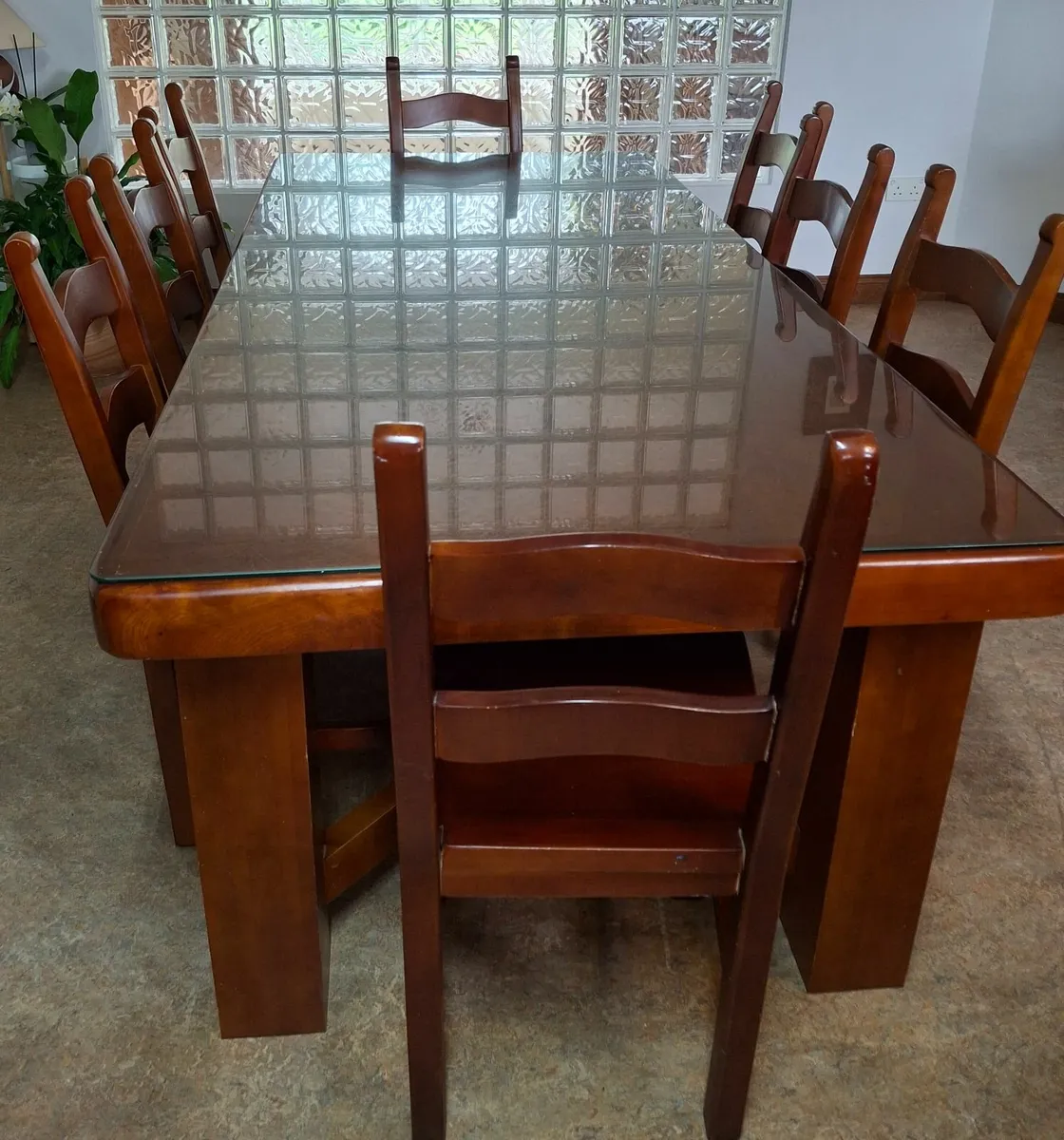 Dining table and chairs. - Image 1