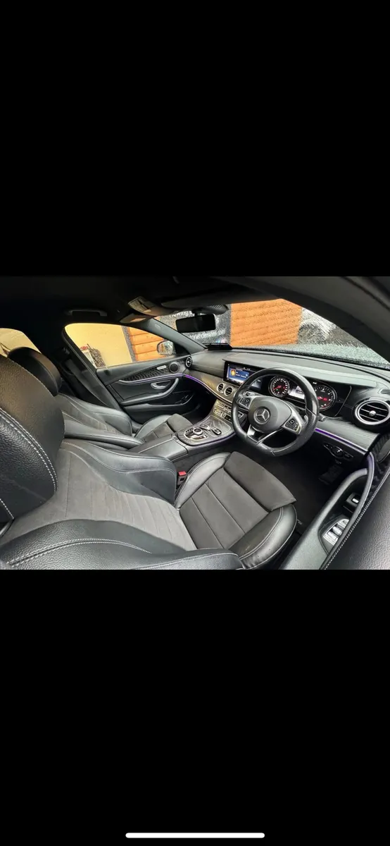 181 Mercedes E220CDI AMG LINE Night Pack Style - Image 4