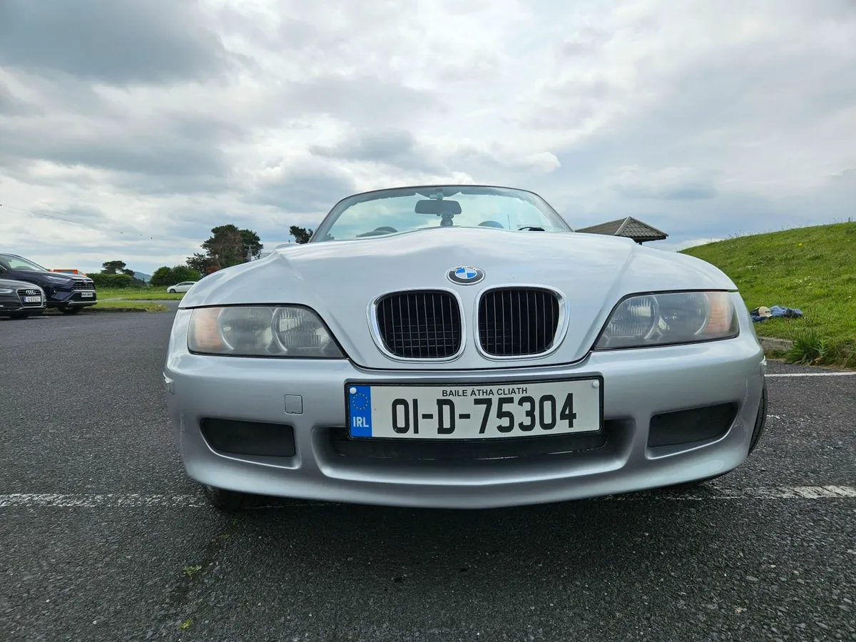 BMW Z3 2001 Exceptional Maintenance History - Image 3