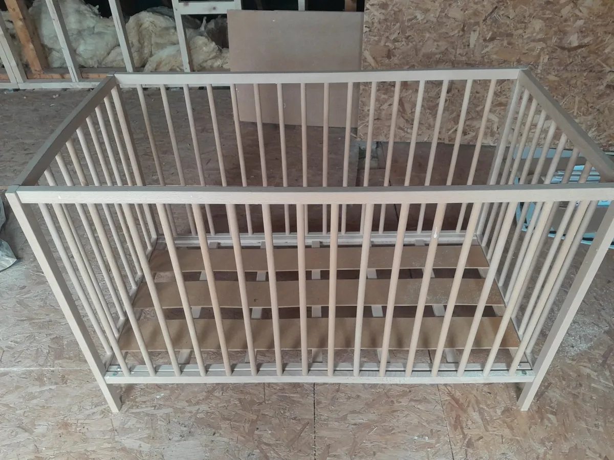Cot bed
