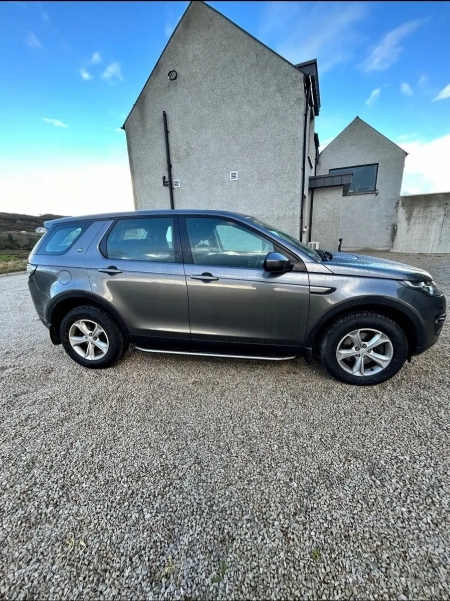 Land  RoverDiscovery sport - Image 1