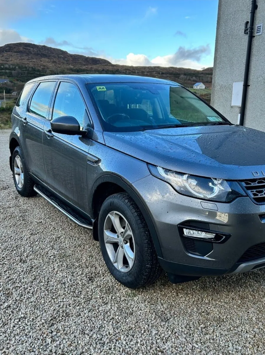 Land  RoverDiscovery sport - Image 3