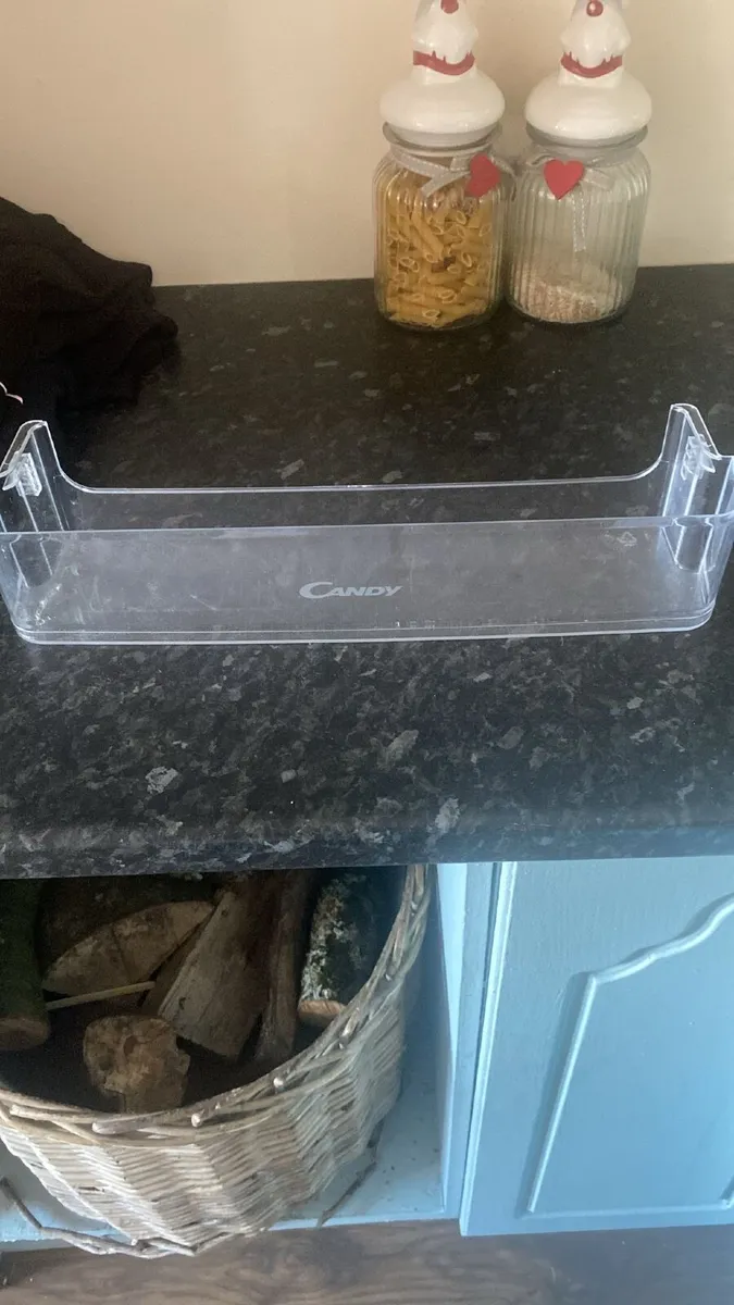 Fridge door shelves - Image 1
