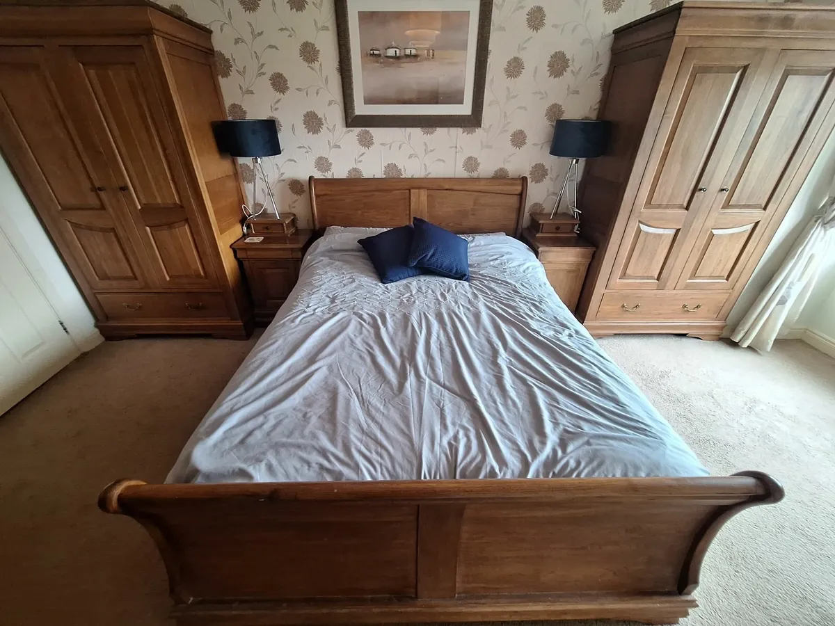 Bedroom solid Furniture set - Image 1