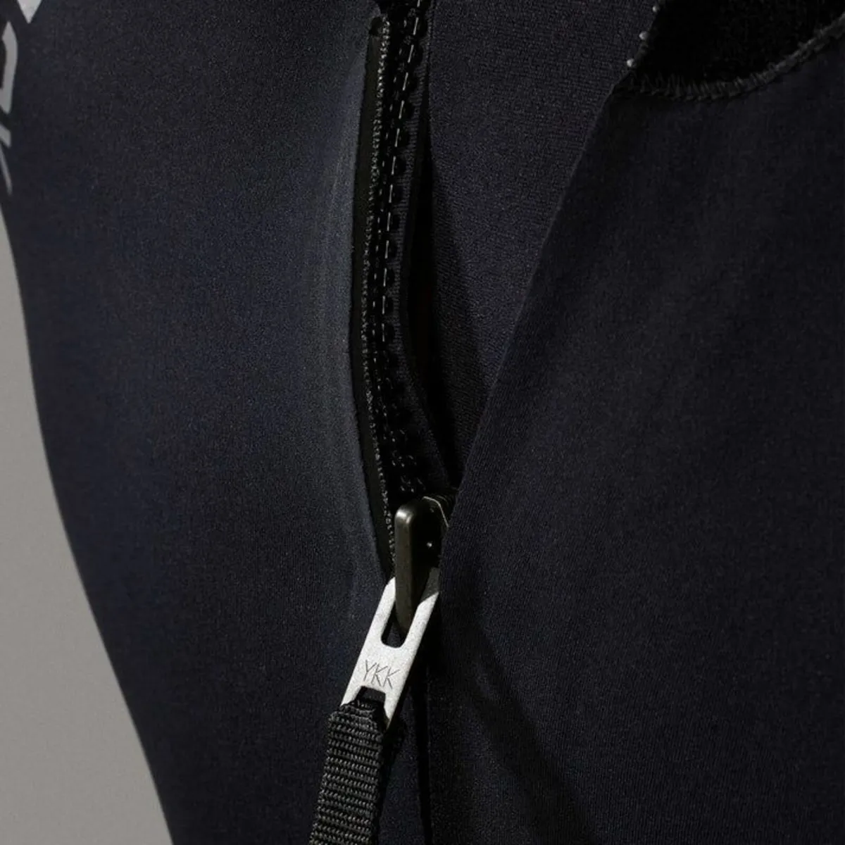 Xcel Axis 3:2 Back Zip Men's Wetsuit - Image 3