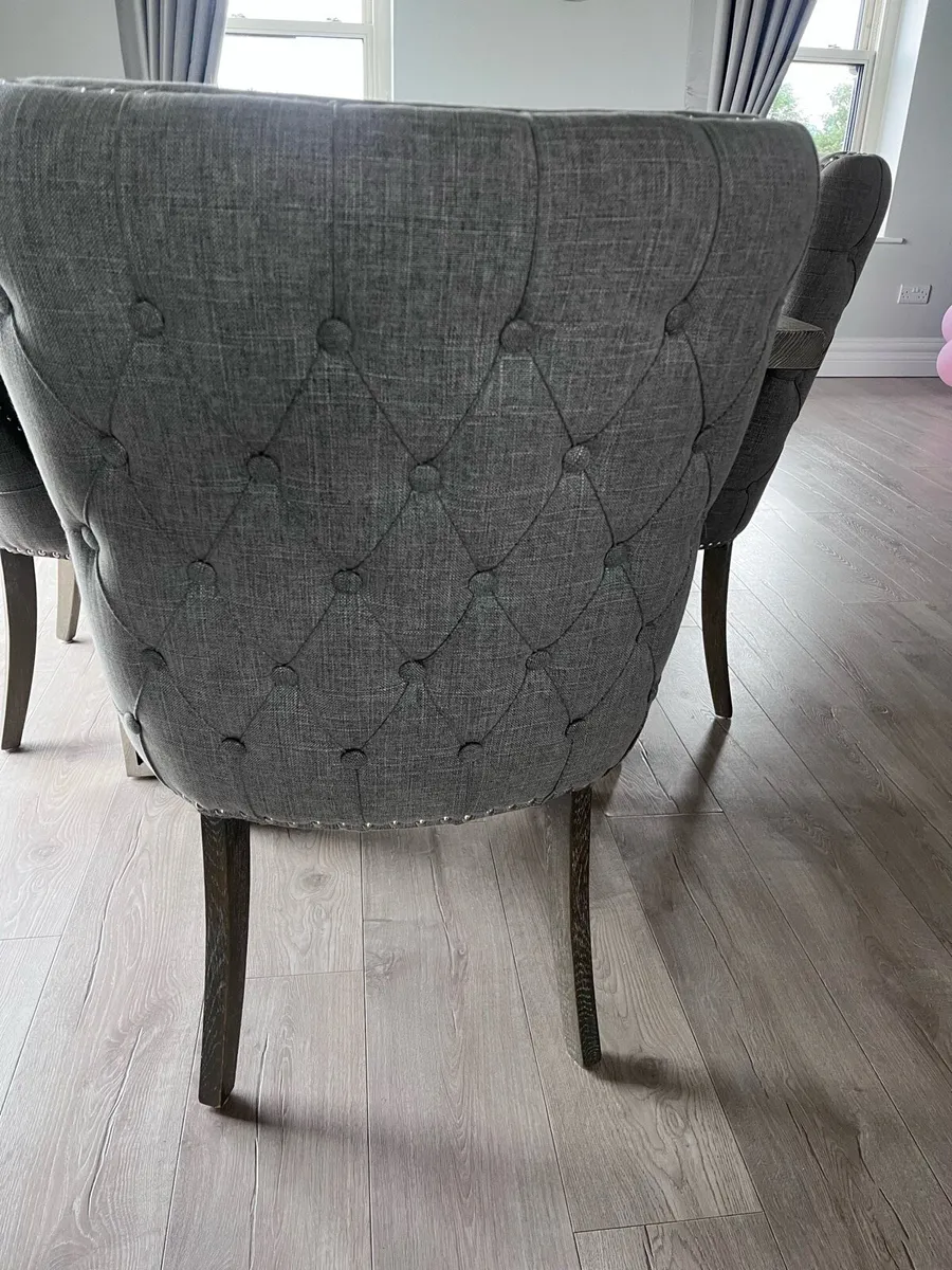 Table and 8 chairs - Image 4