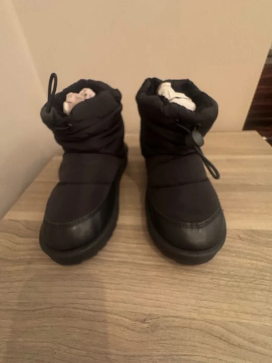 Kids Snow boots size 1 - Image 1