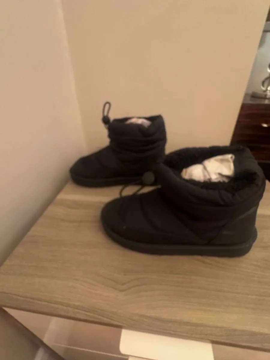 Kids Snow boots size 1 - Image 2