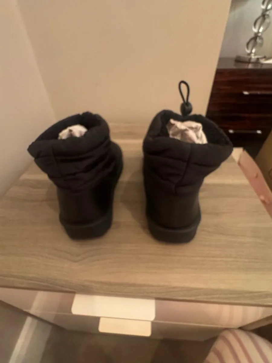 Kids Snow boots size 1 - Image 3