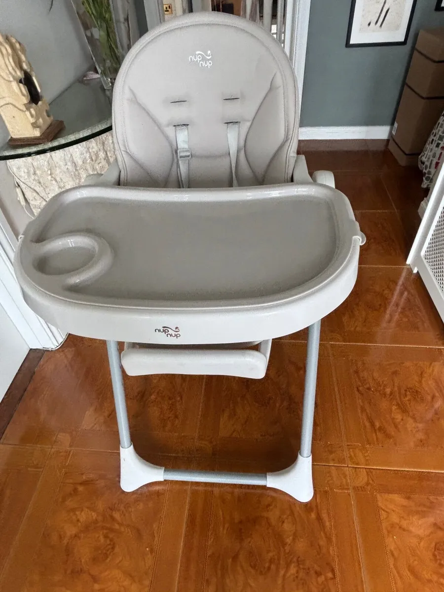 Baby high chair - Image 1