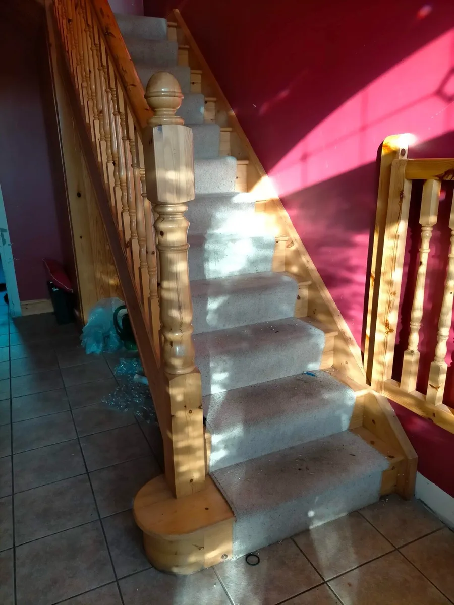 Solid pine staircase - Image 1